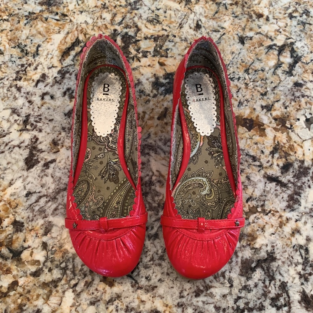 Red Ballet Kitten Heels w/Scalloped Edges